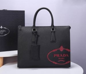 ビジネスバッグ PRADA 限定 こなれ感たっぷり メンズ ...