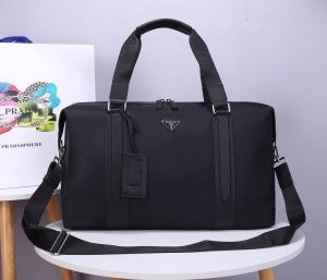 プラダ ショルダーバッグ 新作 大人カジュアルがより輝く大定番 PRADA メンズ スーパーコピー ストリート 限定品 安価