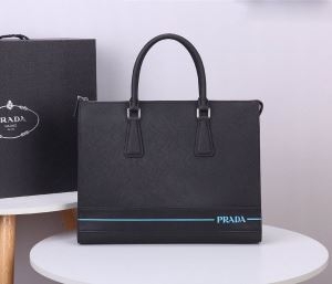 PRADA ビジネスバッグ 人気 トレンド感を増す限定新作 メンズ プラダ バッグ コピー ブラック ストリート 品質保証