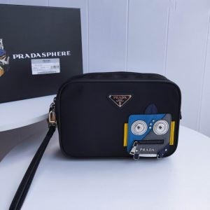 きちんとコーデが完成 PRADA クラッチバッグ メンズ ユニーク プラダ コピー カジュアル デイリー ブランド 最安値