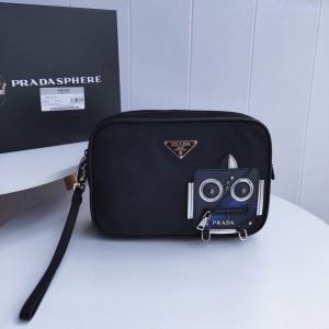 プラダ クラッチバッグ コピー おしゃれ感と機能性を両立 PRADA メンズ ブラック カジュアル キレイめ ブランド VIP価格