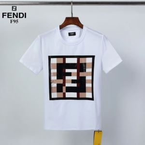 コーデに季節感をプラス  半袖Tシャツ 2色可選 おしゃれ春夏コーデヒント フェンディ FENDI