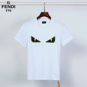 2色可選 フェンディ着こなしの幅が広がる FENDI2020年の春夏はこれ！ 半袖Tシャツ 1枚でグッと華やかに