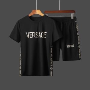 VERSACE Tシャツ コーデ 素敵なデザイン性が強調 メンズ ヴェルサーチ 服 コピー ロゴ入り カジュアル 限定品 最高品質