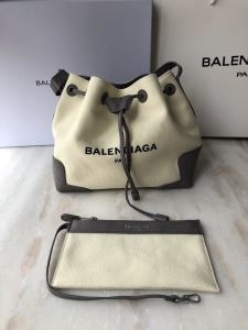 BALENCIAGA バレンシアガ ショルダーバッグ コーデ トレンドで個性を光る限定品 レディース コピー ロゴ おすすめ 最高品質