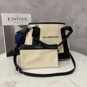 ショルダーバッグ レディース BALENCIAGA 圧倒的な...