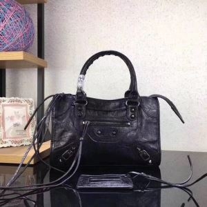 BALENCIAGA バレンシアガ ショルダーバッグ レザー...