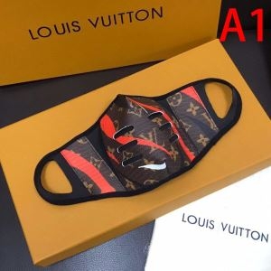 Louis Vuitton マスク トレンドな印象になるアイ...