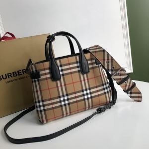 バーバリー ショルダーバッグ コーデ ナチュラル感が漂わせるモデル Burberry レディース コピー 2色 チェック柄 激安