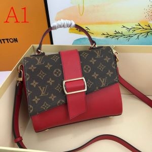 日常的スタイルに活躍 Louis Vuitton ショルダー...