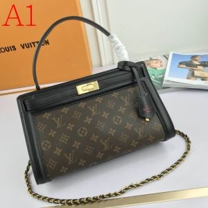 Louis Vuitton ルイ ヴィトン ショルダーバッグ...