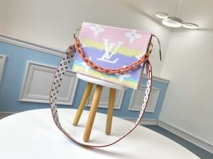 ショルダーバッグ 定番 Louis Vuitton 爽やかな...