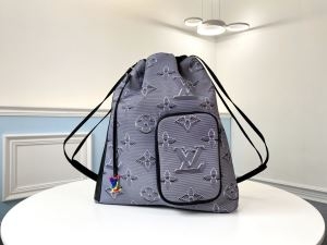 ルイヴィトン バックパック コーデ 手軽に軽やかさを具現 Louis Vuitton レディース コピー 2020人気 大容量 ストリート 安価