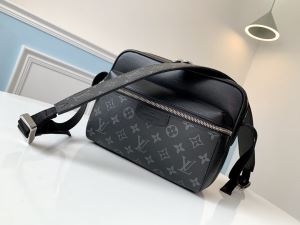 モダンスタイルに最適 ルイ ヴィトン ショルダーバッグ レディース Louis Vuitton コピー 黒 2020SS ブランド 最高品質