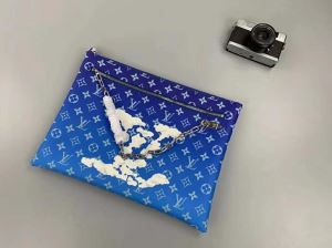 ルイヴィトン クラッチバッグ 評判 日常コーデに取り入れる限定品 Louis Vuitton レディース コピー おすすめ 最安値