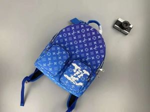 軽やかさを楽しめるモデル ルイヴィトン バックパック レディース Louis Vuitton コピー 2020新作 大容量 おしゃれ 最低価格