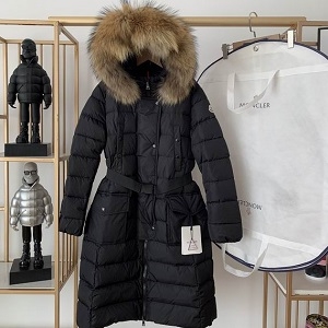 MONCLER モンクレール 新作 シンプルでカジュアル 大...