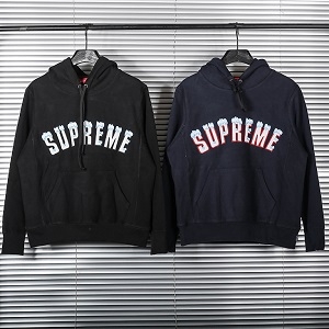 男女兼用 人気定番Supreme シュプリーム 偽物 パーカー プルオーバー ストライプ シンプルで合わせやすい