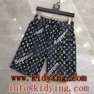 LOUIS VUITTON x Supremeブランドの新作...