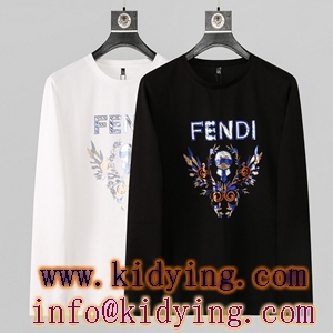 秋に最適 FENDI フェンディ 偽物 長袖tシャツ 丸首ネックデザイン 特別なプリント 着心地が良い