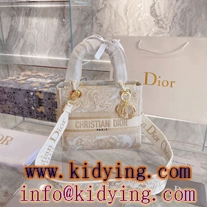 2022最新 DIOR LADY D-LITE ディオールバッグコピー 高品質 幅広でリバーシブルの刺繍 魅力的なシルエット