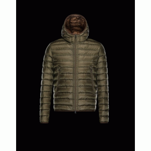 主役になる存在感 2016秋冬  モンクレールMONCLER ダウンジャケット厳しい寒さに耐える