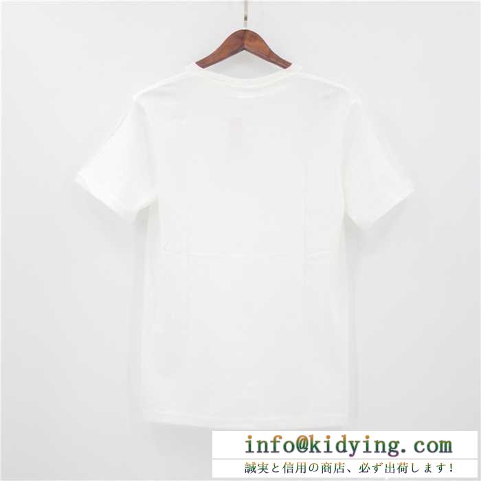 今年流行りのSupreme、シュプリーム スーパーコピーの黒と白の2色選択可能の棉素材の男性半袖シャツ.