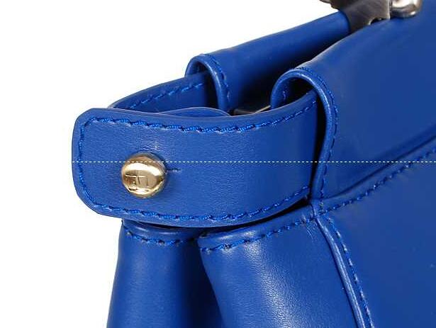 ロック開閉式のフェンディ、Fendiの5つ定錠があるブルーレディースハンドバッグ.