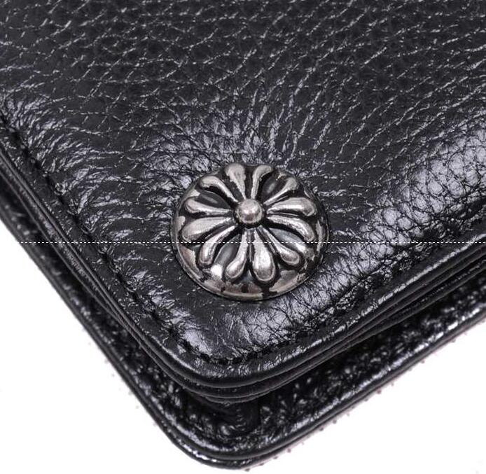 クロス十字架ロゴが付くクロム ハーツ 財布 コピー chrome hearts 1ジップ クロスボタン二つ折り財布 セメタリーパッチ ブラックヘビーレザー セール中メンズ レディースロングウォレット.