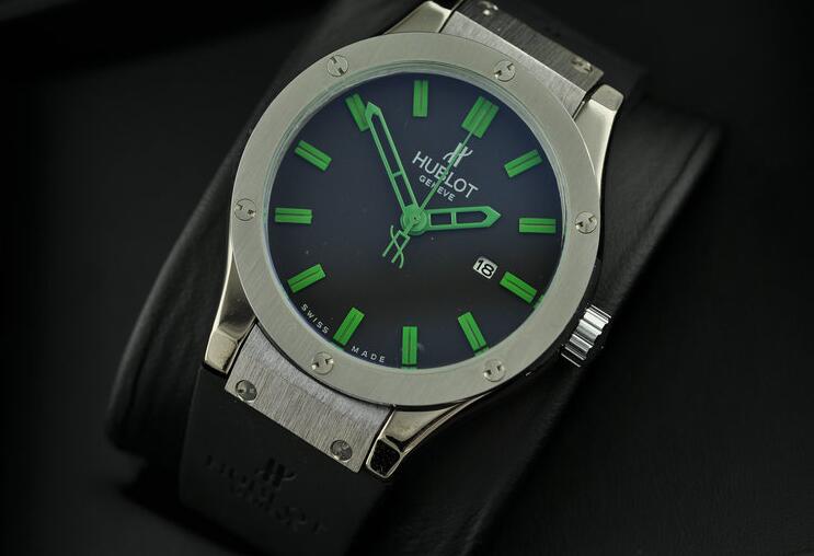 ウブロ 時計 メンズ hublot 3針グリーンステンレス文字盤 日付付き 自動巻きのビッグバン アエロバン ガルミッシュ 腕時計. 