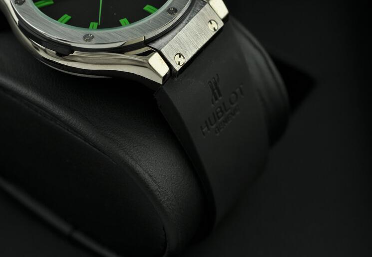 ウブロ 時計 メンズ hublot 3針グリーンステンレス文字盤 日付付き 自動巻きのビッグバン アエロバン ガルミッシュ 腕時計. 