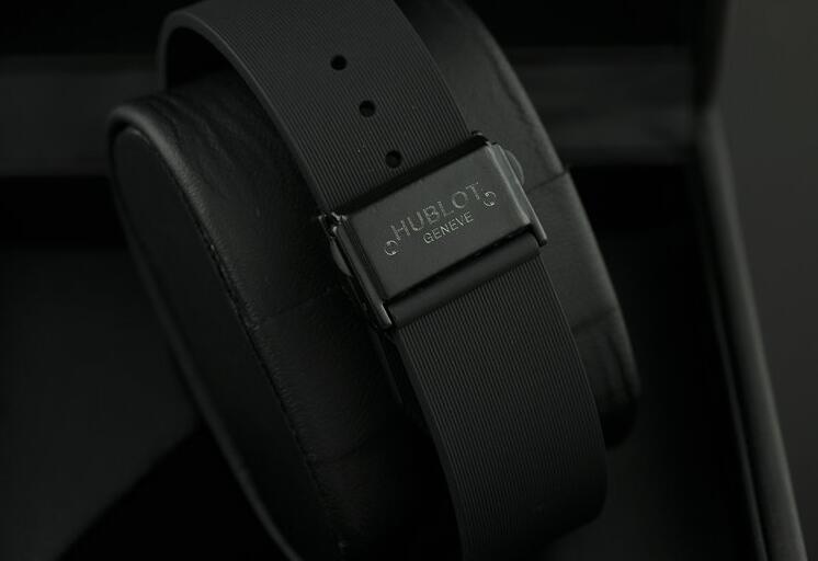 ウブロ 時計 ビッグバン ウニコ ブラック セラミック ブレスレット お気に入りの自動巻き 5針 hublot メンズウォッチ.