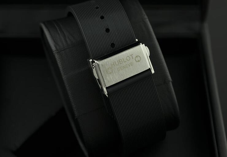 ウブロ 時計 メンズ ビッグバン スチールセラミック 激安大特価大人気なhublot 自動巻きのグレーとブラック メンズ腕時計.