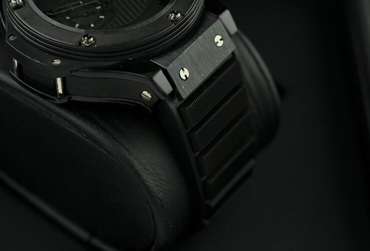 ウブロ コピー 激安 超激得新品のビッグバン スティール セラミック 自動巻きの黒 hublo メンズ 腕時計 ブルー文字盤.