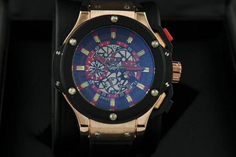 お得セールのHUBLOT ウブロ スーパー コピー キングゴールド セラミック自動巻き メンズ腕時計