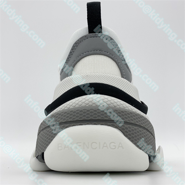 BALENCIAGA バレンシアガスポーツシューズ