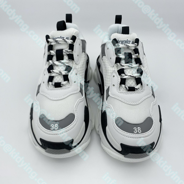 BALENCIAGA バレンシアガスポーツシューズ