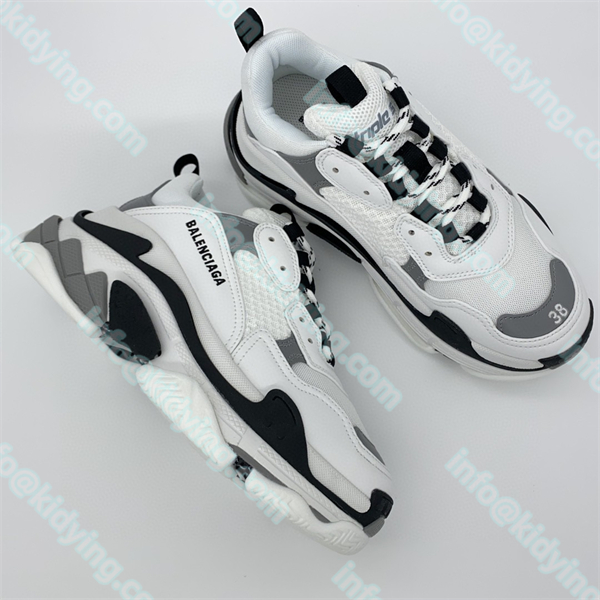 BALENCIAGA バレンシアガスポーツシューズ
