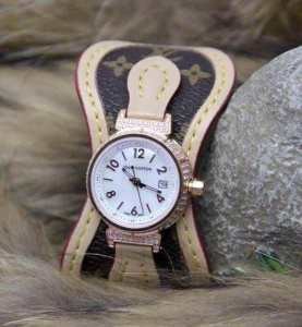 お洒落自在 2015春夏物 LOUIS VUITTON ルイ ヴィトン 女性用腕時計