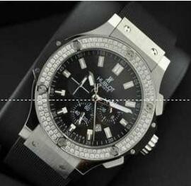 ダイヤモンドが嵌るグレーとブラック ウブロ コピー HUBLOT ビッグバン クラシックフュージョン 511.ZX.1170.RX.1104 品質保証大人気なメンズ腕時計.