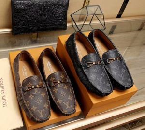 汎用性が高いルイヴィトンコピーLouis Vuittonビジネス用シューズ品格のあるメンズ紳士靴本革ローファースニーカー