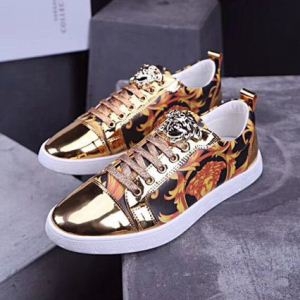 大特価完売品！ 超激安アイテム VERSACE ヴェルサーチ 2色可選 カジュアルシューズ