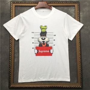 有名人の愛用者が多いブランド 毎日大活躍 大評判のデザイン SUPREME シュプリーム 半袖Tシャツ
