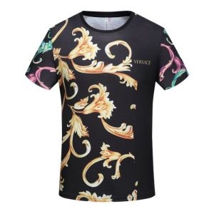 2019年春夏のトレンドの動向 VERSACE ヴェルサーチ 半袖Tシャツ カジュアルな雰囲気があり