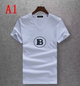 人気商品新色登場　アルマーニ コピーARMANI半袖tシャツスーパーコピー　Ｖネック多色選択可　優良的万能アイテム　相性抜群