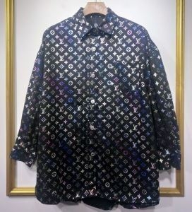 ルイヴィトン スーツ 新品 輝いた光沢感のあるプリント メンズ コピー Louis Vuitton モノグラム リーズナブルな価格