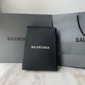バレンシアガ ショルダーバッグ サイズ 高級感を与えてくれるアイテム メンズ BALENCIAGA コピー 多色可選 ストリート 最安値