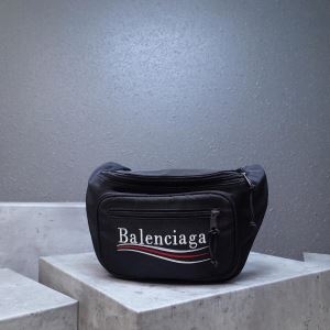 バレンシアガ メンズ ウエストバッグ 抜群な相性がポイント BALENCIAGA コピー ブラック ブルー ロゴ おしゃれ 品質保証 4823899WB354400