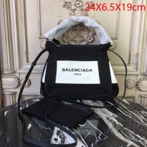 バレンシアガ トートバッグ コーデ シンプルな着こなしの大定番 2019限定 メンズ BALENCIAGA コピー ブラック ロゴ 最高品質