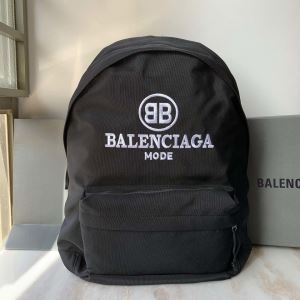 バレンシアガ リュック メンズ コーデにスポーティさをプラス 新作 BALENCIAGA コピー ブラック デイリー ブランド VIP価格